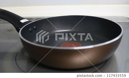 Small frying pan for IH gas Gas fire cooking Lunch box cooking Household use 117433559