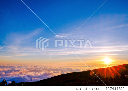 Sunrise and sea of clouds from the summit of Mt. Hakusan Sunrise and sea of clouds from the summit of Mt. Hakusan 117433811