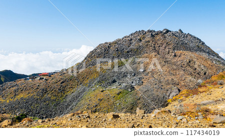 Climbing Mt. Chokai in autumn: Mount Shinzan and Omurogoya hut Climbing Mt. Chokai in autumn: Mount Shinzan and Omurogoya hut 117434019