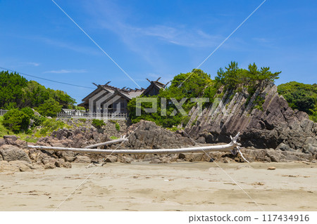 宮崎縣日向市的近江神社和大型浮木 117434916