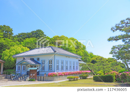 Seaside Literature Memorial Museum and azalea scenery in Gamagori, Aichi Prefecture 117436005