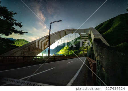 清裡附近的夏季銀河 117436624