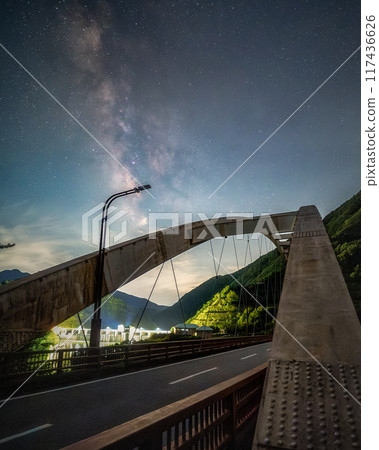 清裡附近的夏季銀河 117436626