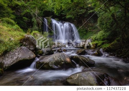 Sengataki Falls in Hokuto City, Yamanashi Prefecture Sengataki Falls in Hokuto City, Yamanashi Prefecture 117437228