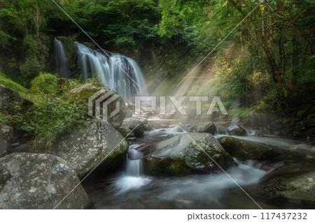 Sengataki Falls in Hokuto City, Yamanashi Prefecture 117437232