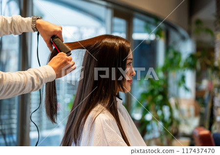 髮捲 綁頭髮 梳粧 117437470