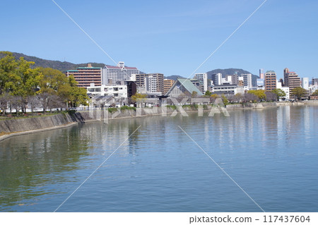 廣島太田川河畔風光 117437604