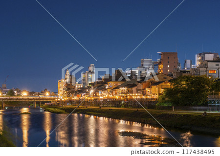 A seasonal feature of summer in Kyoto: Kamogawa Nouryou-ka (cool platform over the Kamo River) night view A seasonal feature of summer in Kyoto: Kamogawa Nouryou-ka (cool platform over the Kamo River) night view 117438495
