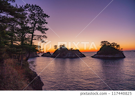 [Shizuoka Prefecture] Evening view of Dogashima, Nishiizu 117440825