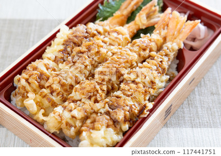 美味的蝦天婦羅便當 美味的蝦天婦羅便當 117441751