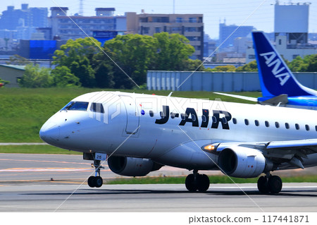 Osaka International Airport JAL Airplane Landing Ready Sky Park 117441871