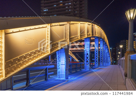 大阪中之島的美麗夜景 - 堂島大橋燈火通明 117441984