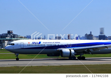 Osaka International Airport ANA Airplane Landing Sky Park Osaka International Airport ANA Airplane Landing Sky Park 117442108