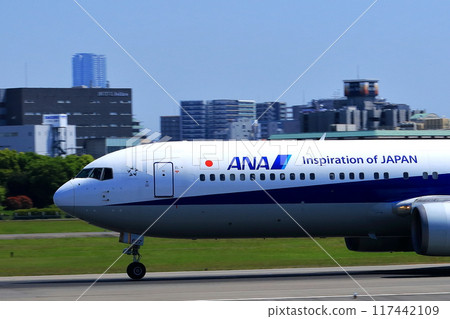 Osaka International Airport ANA Airplane Landing Sky Park Osaka International Airport ANA Airplane Landing Sky Park 117442109