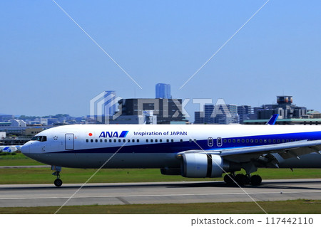 大阪國際機場全日空飛機降落空中公園 117442110