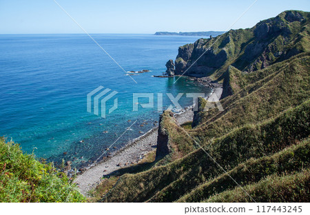 Shakotan Peninsula | The view from the Charenka Path leading to Cape Kamui is a spectacular sight, dyed Shakotan blue. 117443245