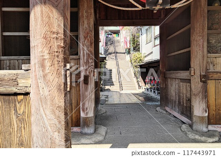 Gumyoji Temple, a temple in Minami-ku, Yokohama City, subway Keikyu "Gumyoji Station" Zuiouzan Renge-in Gumyoji Temple 117443971