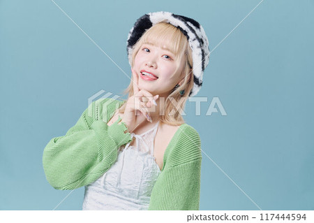 Y2K Fashion Model 117444594