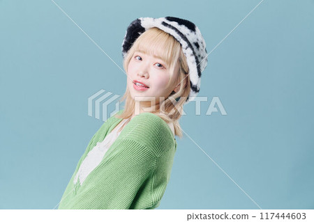 Y2K Fashion Model 117444603