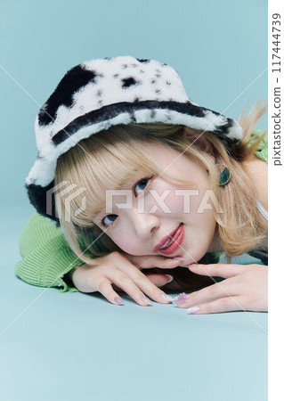 Y2K Fashion Model 117444739