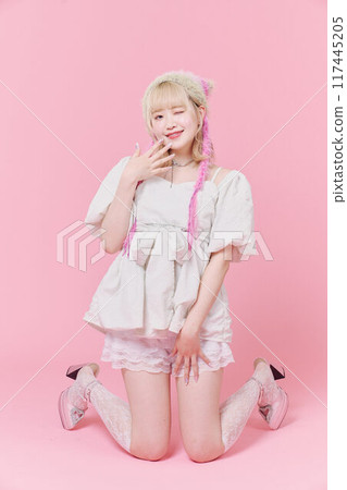 Y2K Fashion Model 117445205