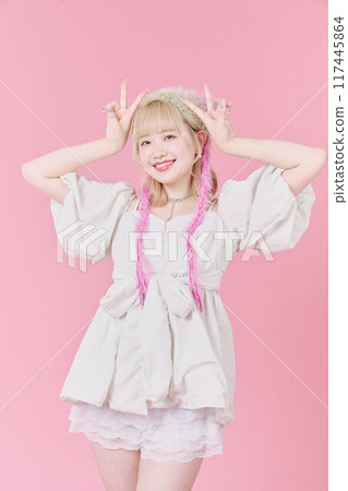 Y2K Fashion Model 117445864