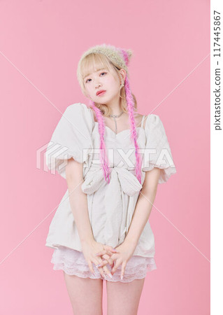 Y2K Fashion Model 117445867