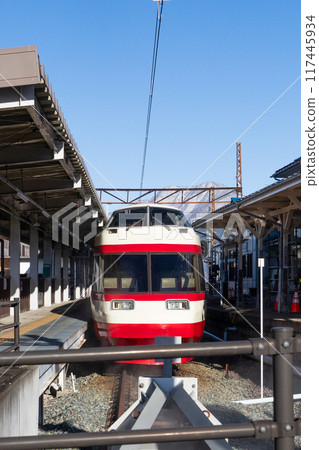 Limited Express Yukemuri stopped at Yudanaka Station Limited Express Yukemuri stopped at Yudanaka Station 117445934