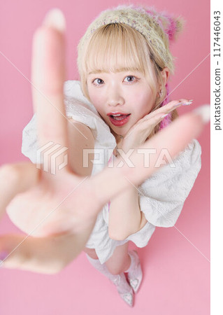 Y2K Fashion Model 117446043