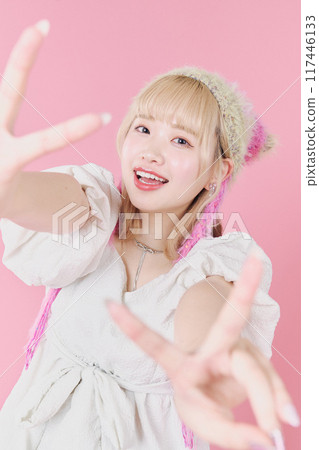 Y2K Fashion Model 117446133