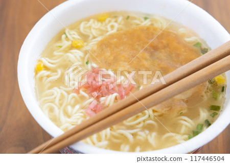 Delicious cup ramen tonkotsu ramen Delicious cup ramen tonkotsu ramen 117446504