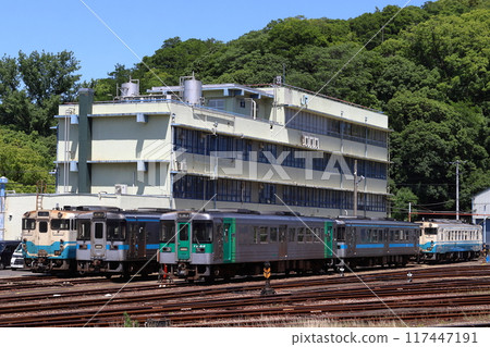 Tokushima Station / 1000 series Kiha 40 series parked at Tokushima Depot (Tokushima City, Tokushima Prefecture) Tokushima Station / 1000 series Kiha 40 series parked at Tokushima Depot (Tokushima City, Tokushima Prefecture) 117447191