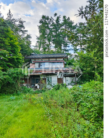 Abandoned house, vacant house, ruins Abandoned house, vacant house, ruins 117448270