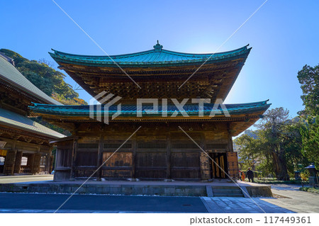 神奈川縣鎌倉市建長寺佛寺的秋景 117449361