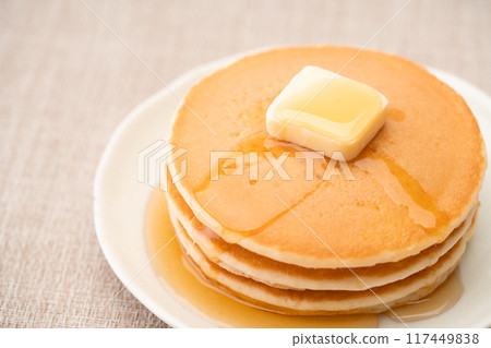 美味的煎餅,淋上楓糖漿 美味的煎餅,淋上楓糖漿 117449838