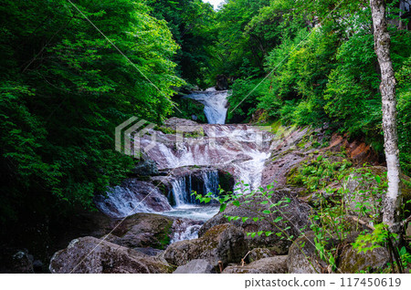 Oku Tateshina Odori Hidden Waterfall 117450619