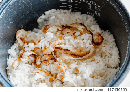 Dried scallop rice 117450763