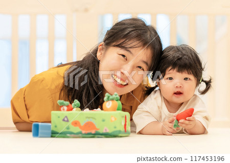 A baby's lifestyle 117453196