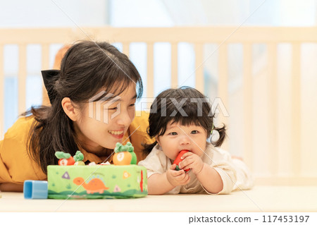 A baby's lifestyle 117453197