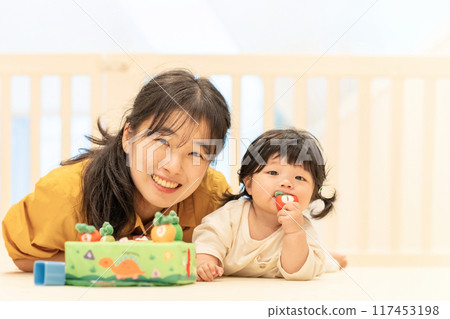 A baby's lifestyle 117453198