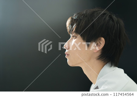 男性肖像側面 117454564