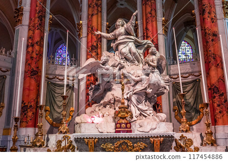 altar and choir of Chartres Cathedral , France altar and choir of Chartres Cathedral , France 117454886