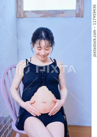 Maternity 117459436