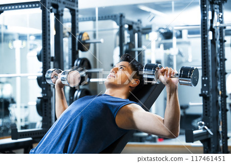 Men training in the gym 117461451
