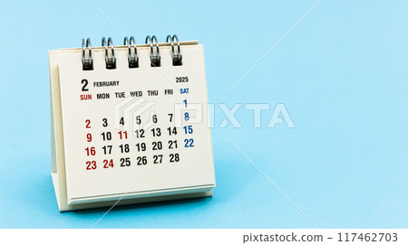 2025 年 2 月桌曆的簡單日曆 117462703