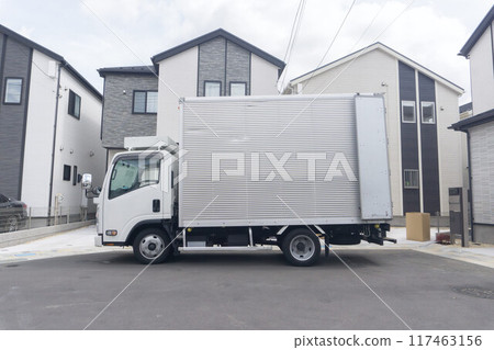 Moving truck 117463156