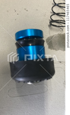 Automobile inspection and maintenance: Drum brake disassembly 117465465