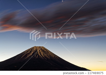 Morning clouds and Mount Fuji at dawn as seen from Mount Ryugatake Morning clouds and Mount Fuji at dawn as seen from Mount Ryugatake 117469075