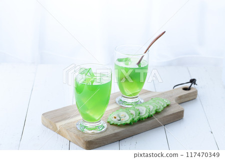 Packed with nutrients! Bitter melon juice (vegetable juice) 117470349