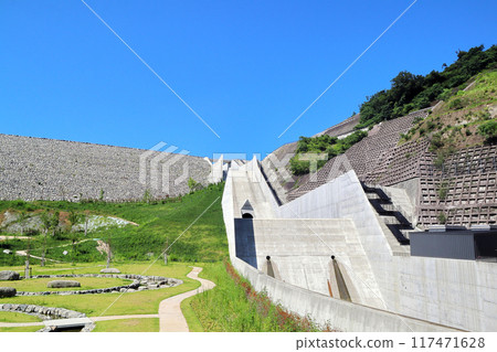 Dams and parks 117471628